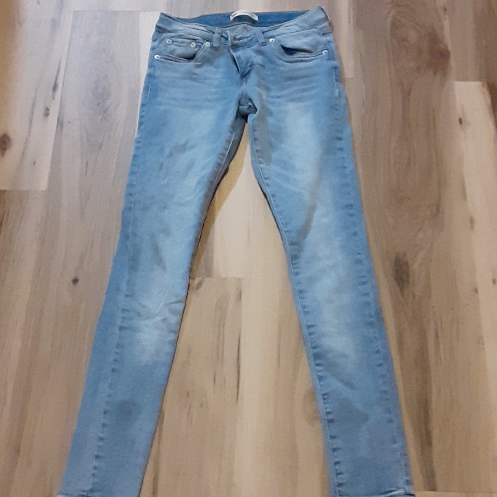 Levis